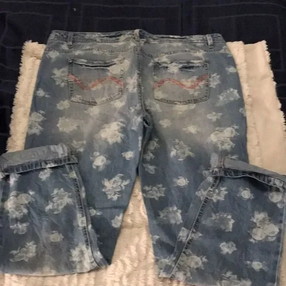 Cute cropped floral Bongo jeans size 13 - Picture 3 of 5